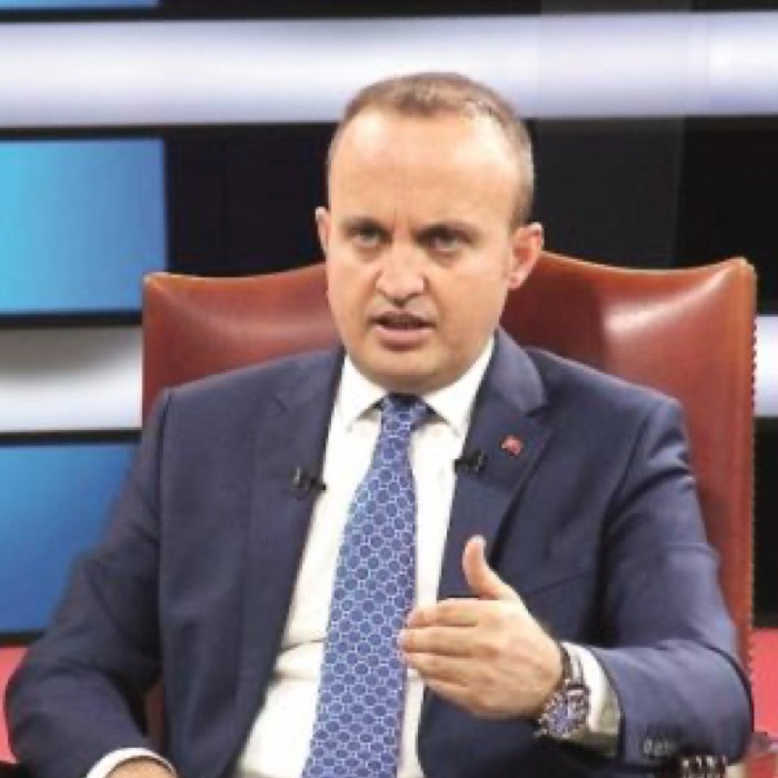AK Parti Grup Başkanvekili Bülent Turan: İstifa Talepleri Ceza Kanunu Konusu Değildir